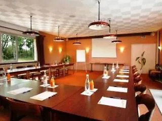 ホテル Inter-hotel Du Val Creancey