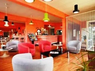 ホテル Inter-hotel Du Val